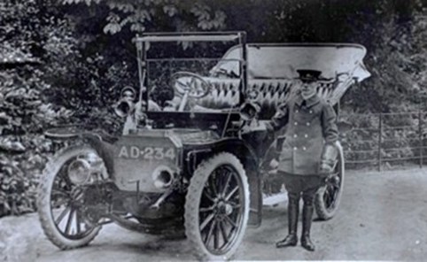 An image of a old car