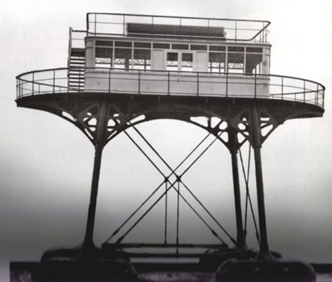 An image of the Gantry car