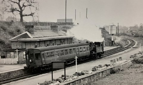 An image of a steam train
